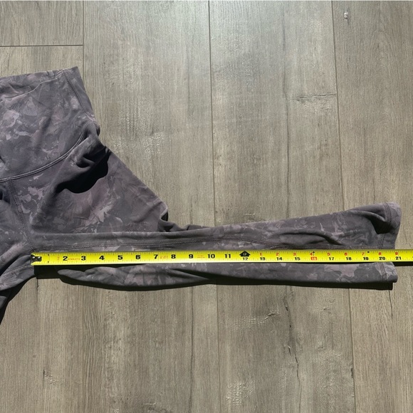 Lululemon Align - double lined - 21 inch inseam - size 4 - Picture 4 of 5